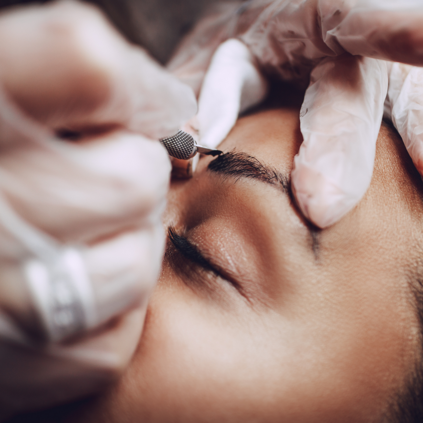 Formation : Maquillage permanent - Sourcil hybride
